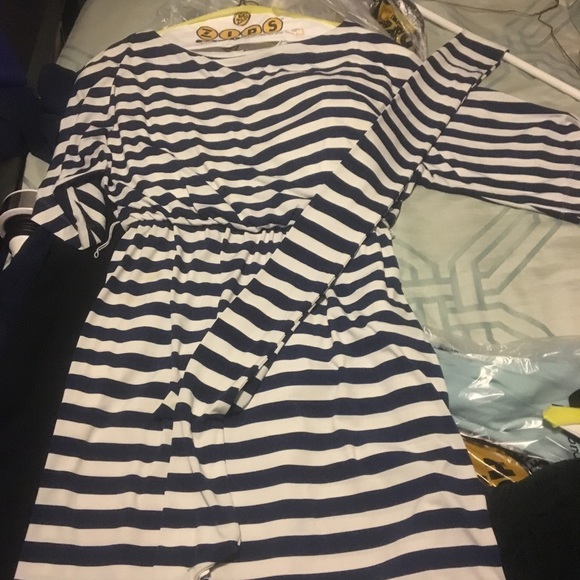 Jessica Howard Dresses & Skirts - Jessica Howard 8 striped dress.